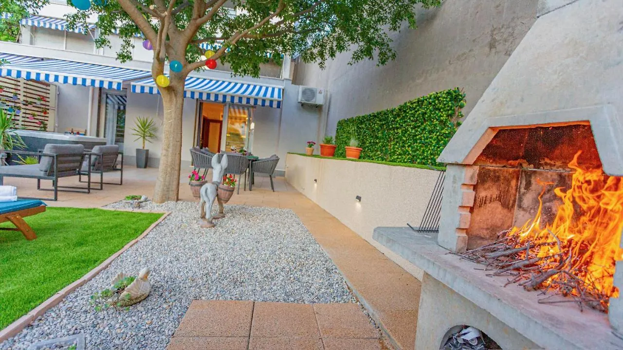 New Delux Green Garden Apartment With Hotube **** Split Croatia