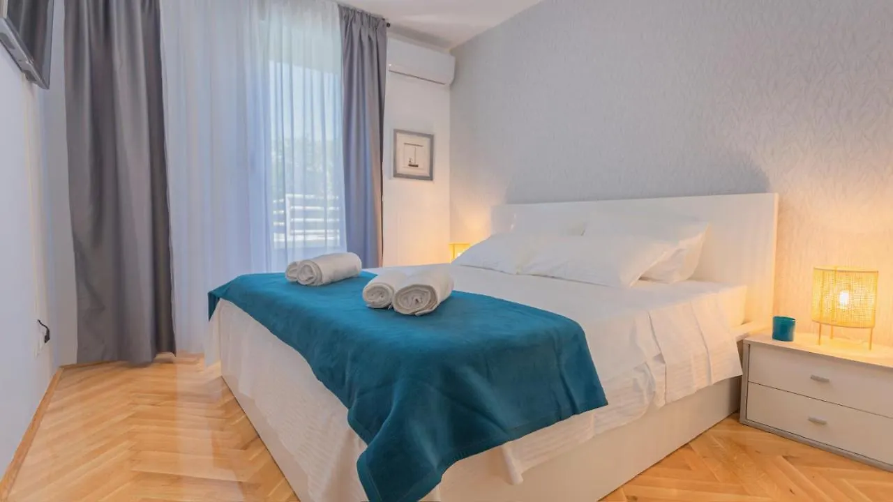 New Delux Green Garden Apartment With Hotube **** Split 0*,  Croatia