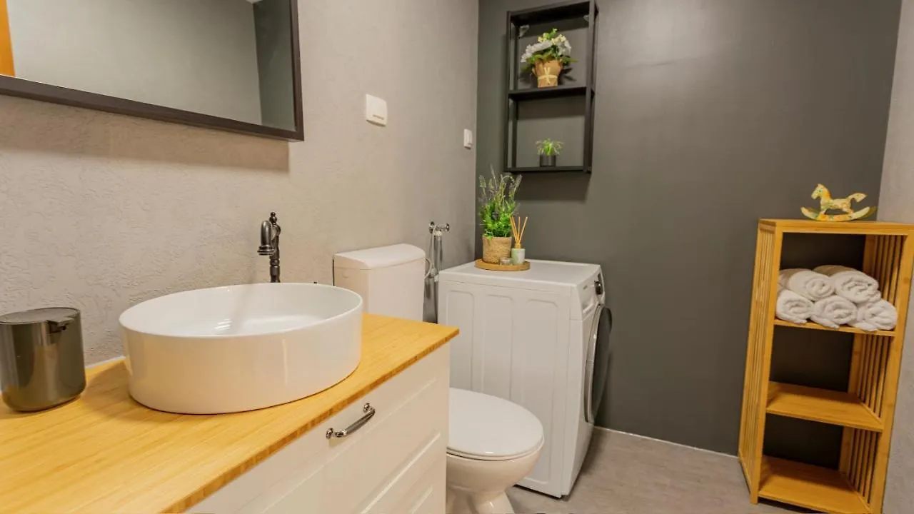 New Delux Green Garden Apartment With Hotube **** Split 0*,