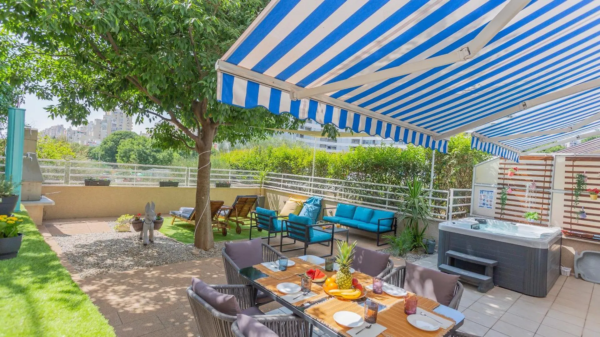 New Delux Green Garden Apartment With Hotube **** Split Croatia