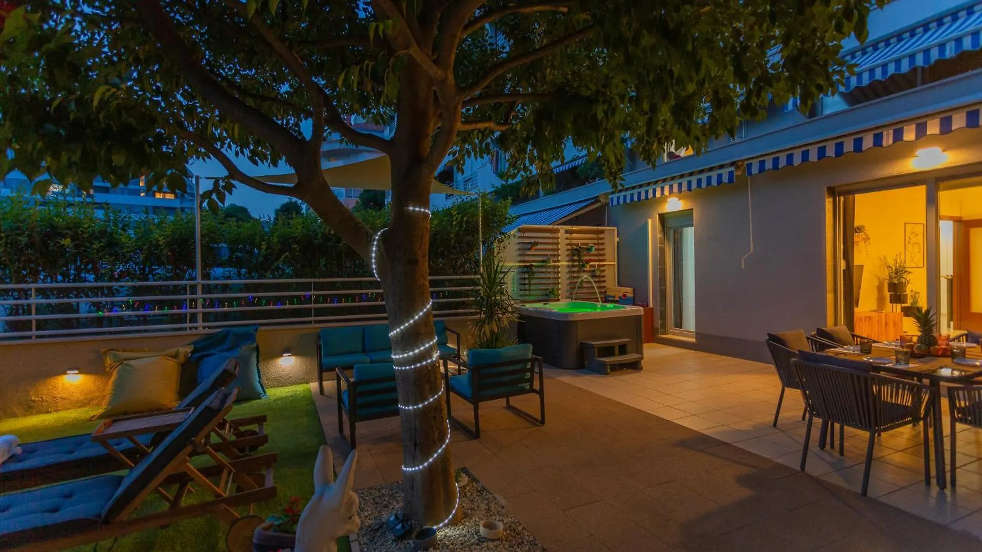 New Delux Green Garden Apartment With Hotube **** Split Croatia