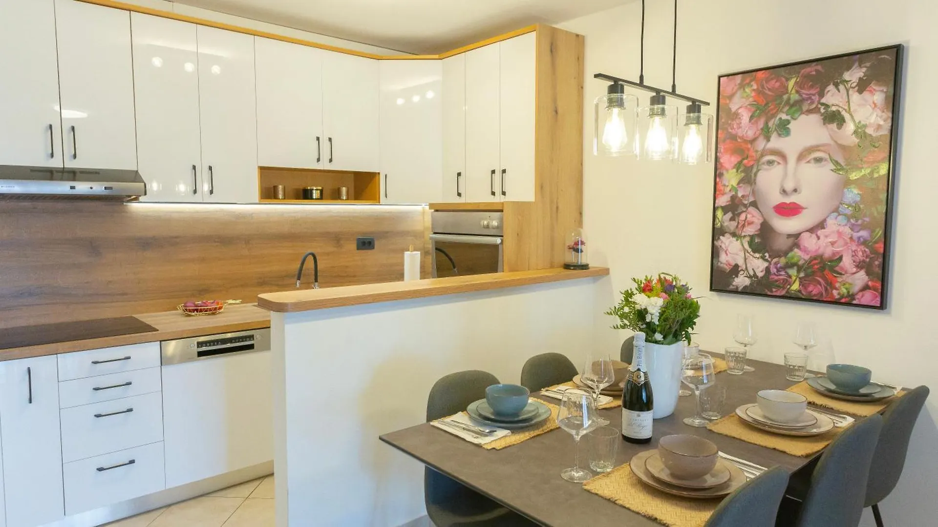 New Delux Green Garden Apartment With Hotube **** Split